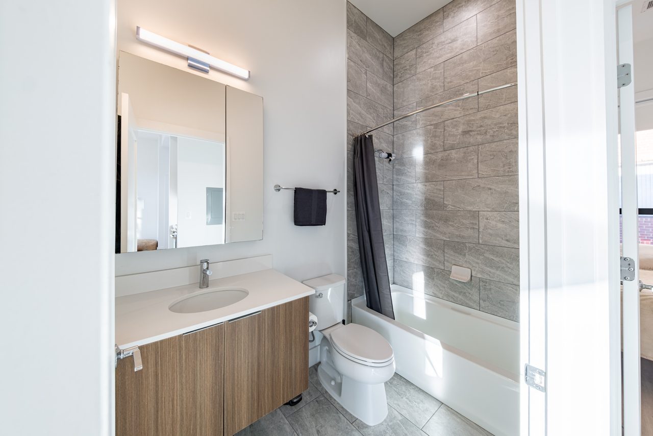 a room in Northwest Washington photo 5
