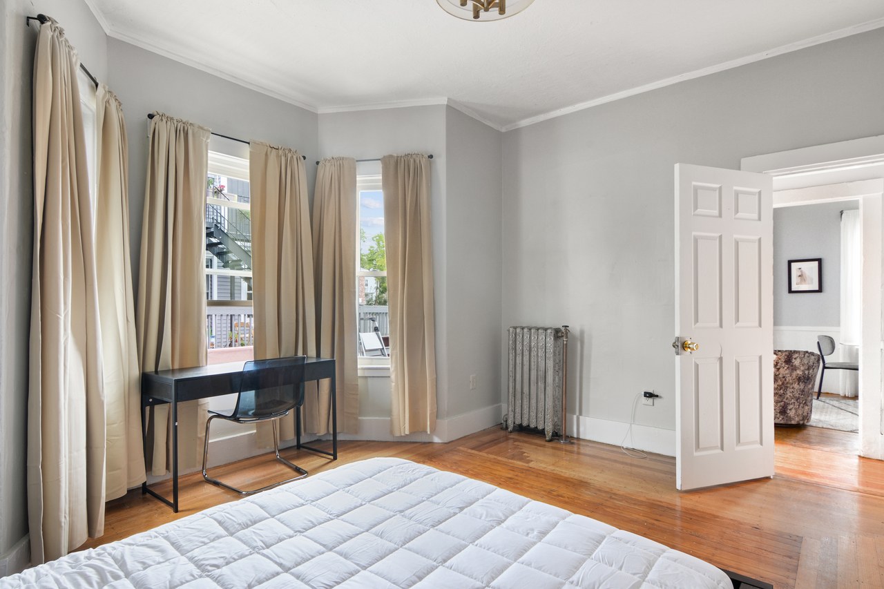 a room in Allston photo 2