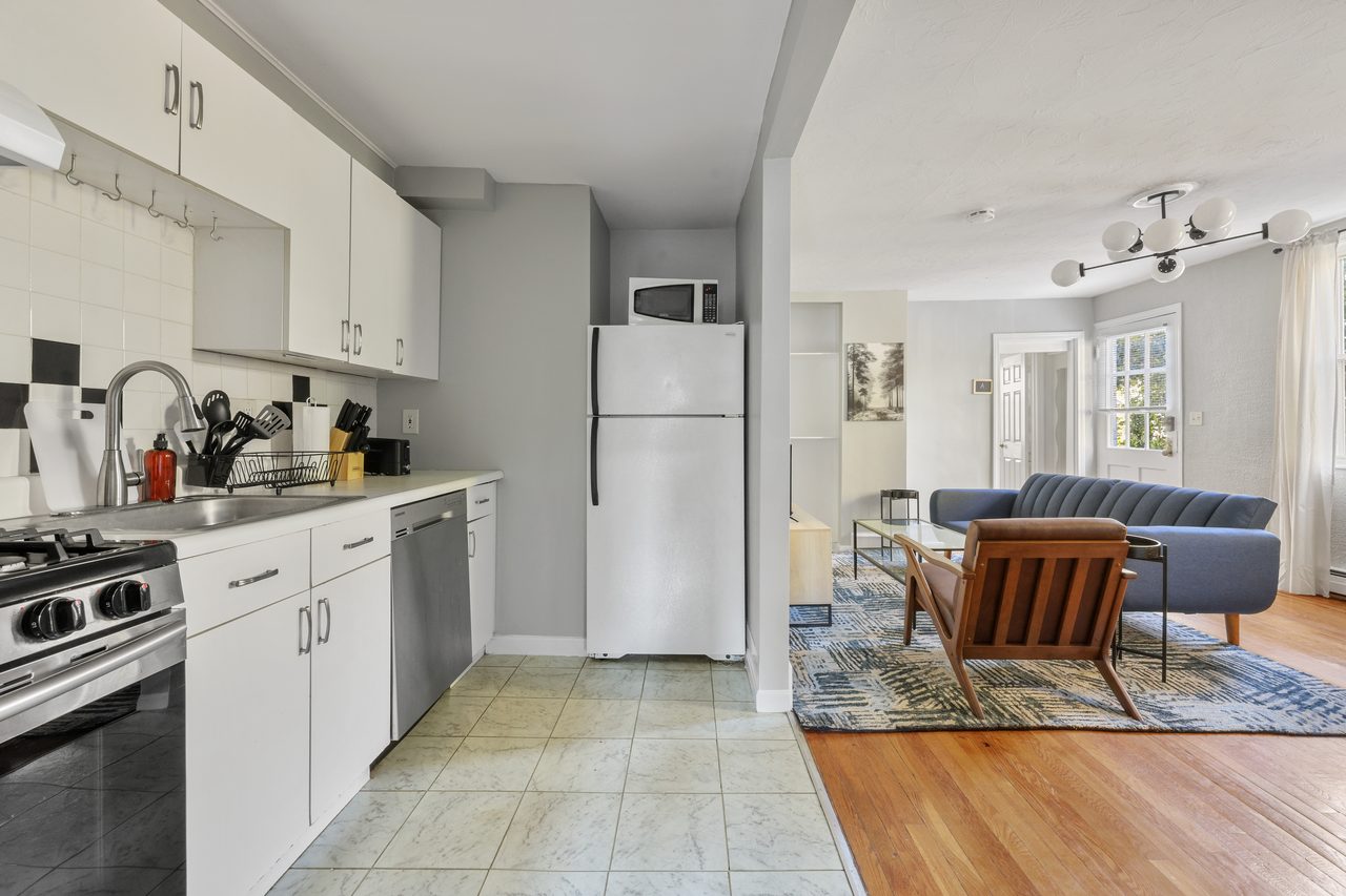 a room in Chestnut Hill photo 5