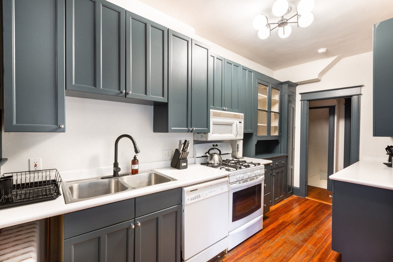 a room in Northwest Washington photo 5