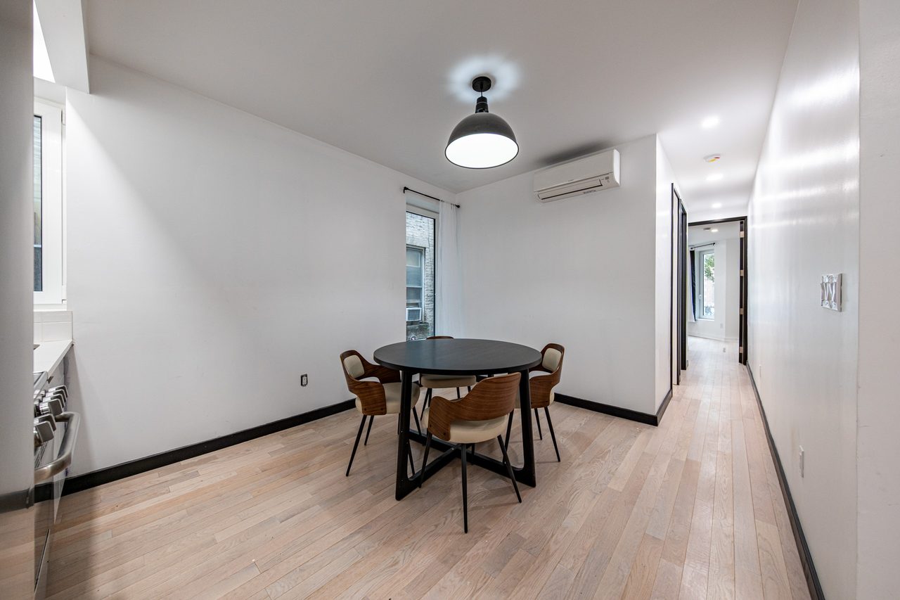 a room in Flatbush photo 6
