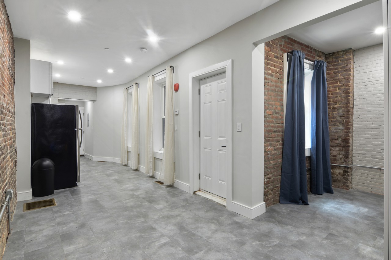 a room in North End photo 7