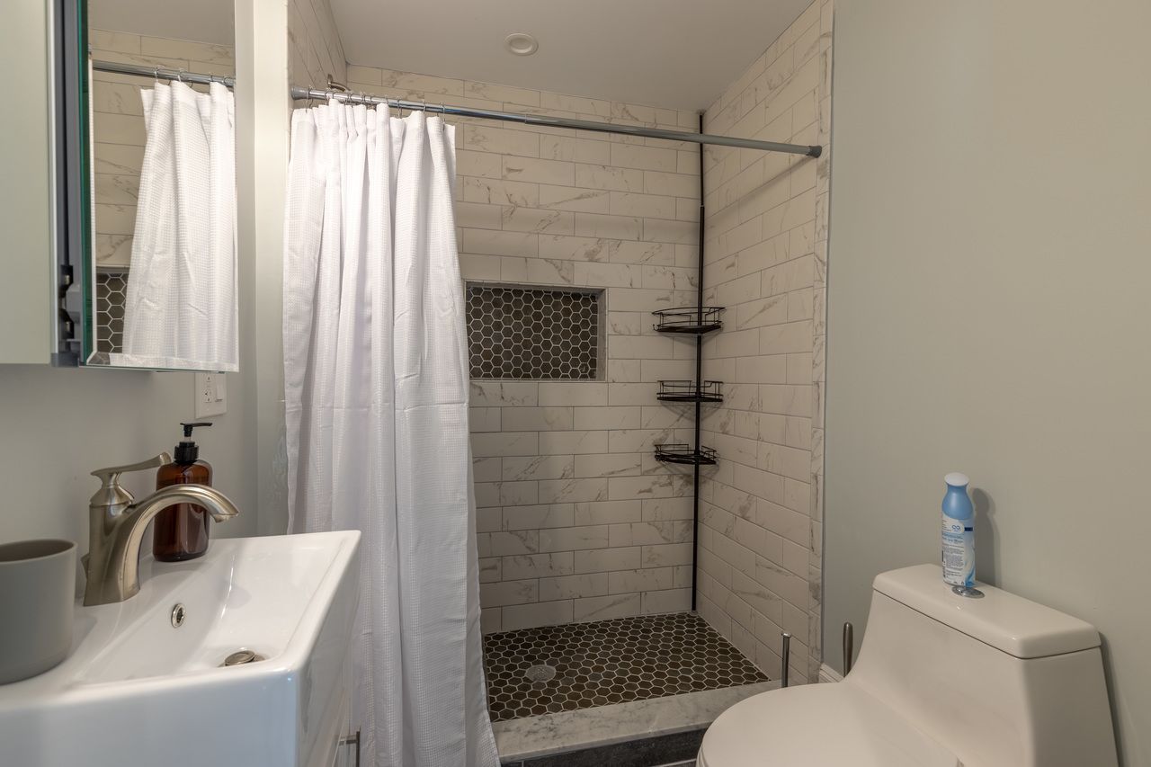 a room in Dorchester photo 8