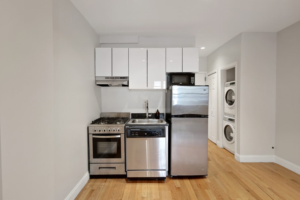 a room in East Village photo 2