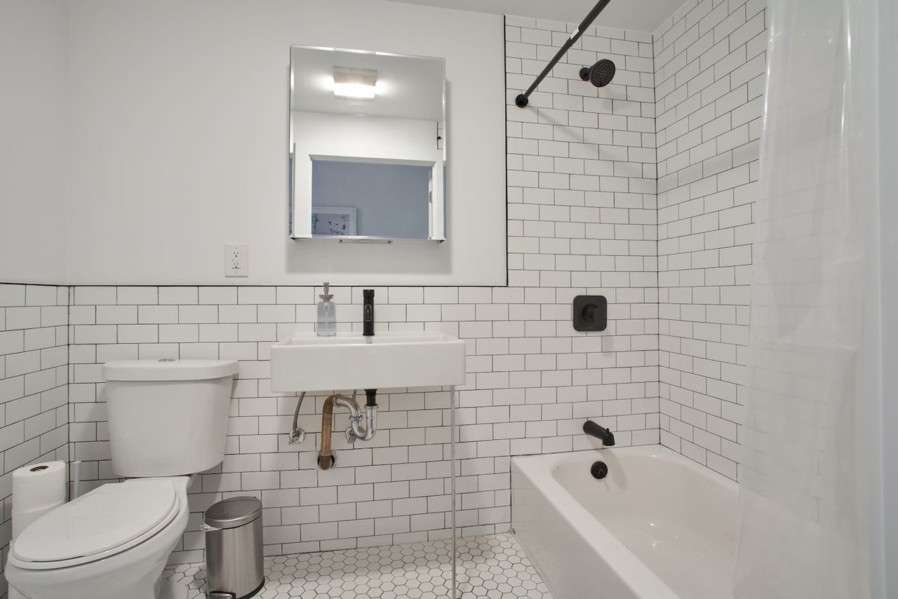 a room in Bedford-Stuyvesant photo 3