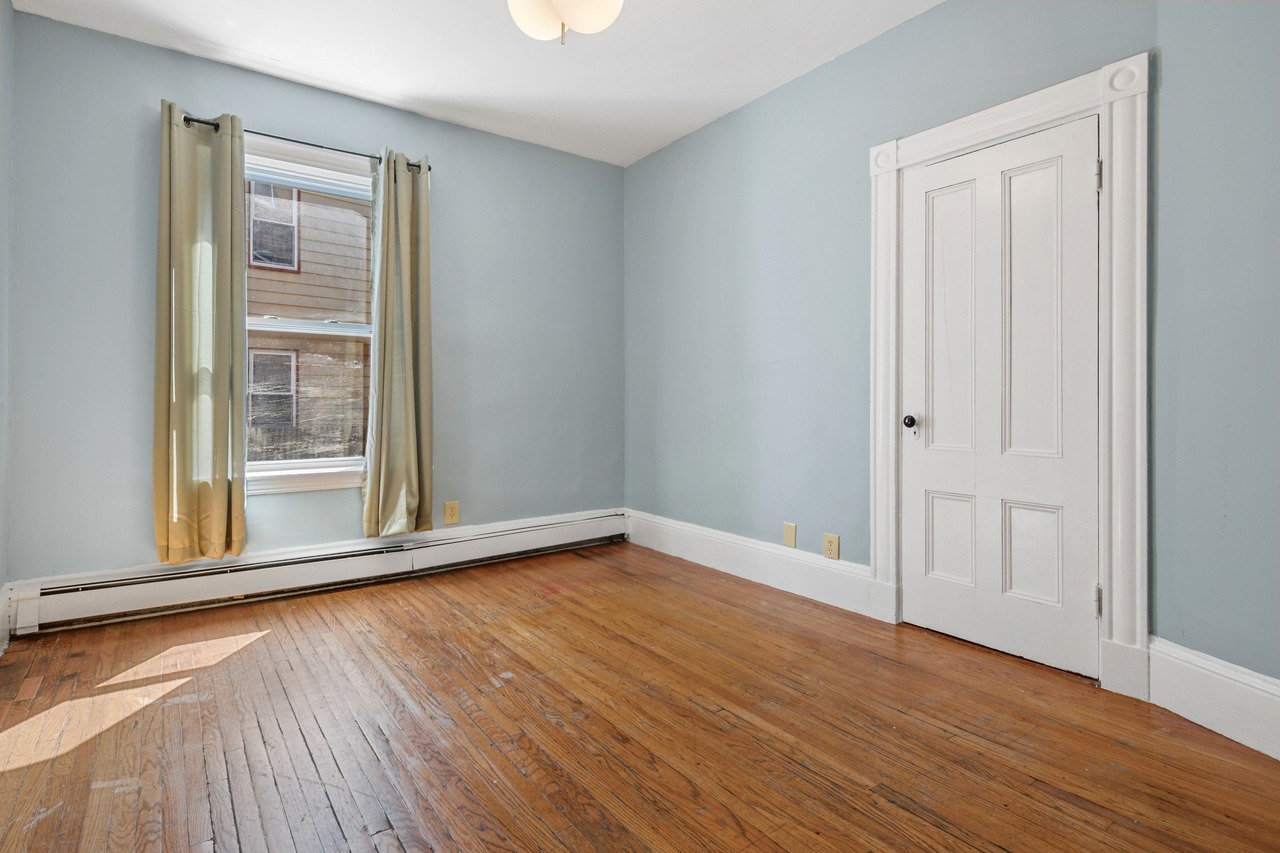 a room in Lower Allston photo 4