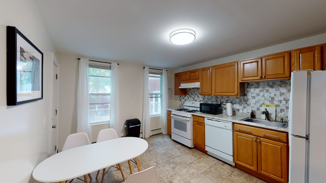 a room in Wellington-Harrington photo 6
