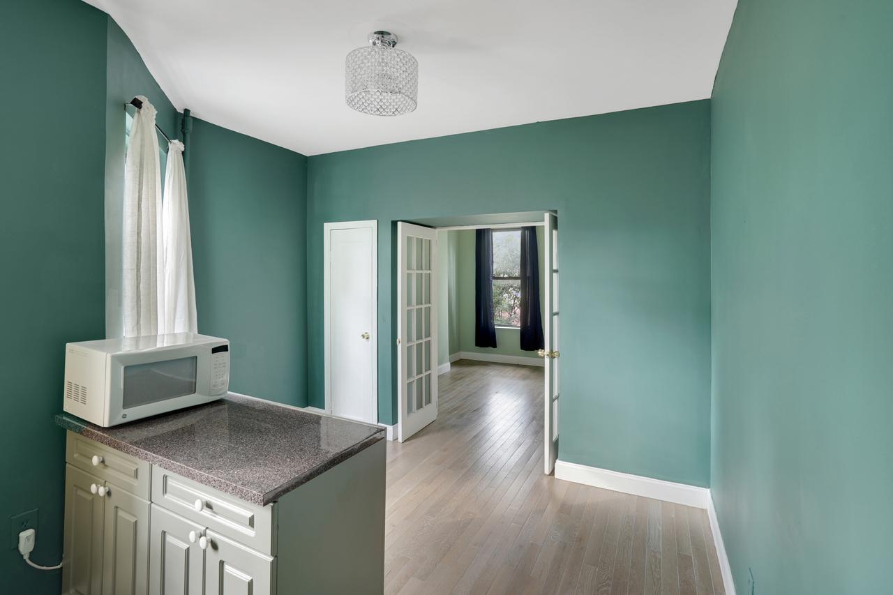 a room in East Village photo 5