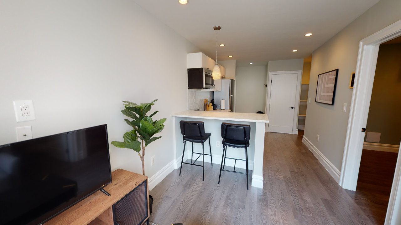 a room in East Village photo 6