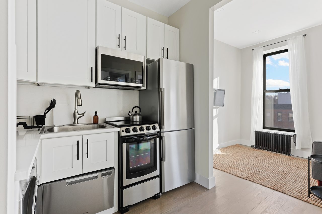a room in Gowanus photo 3