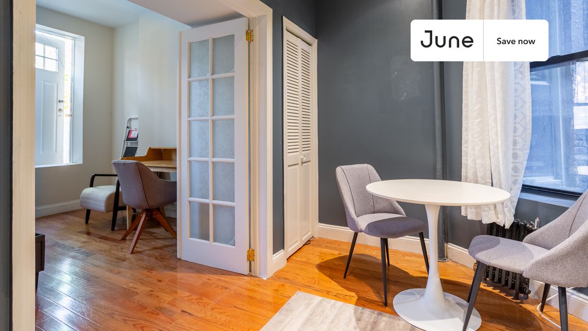 a room in East Village photo 5