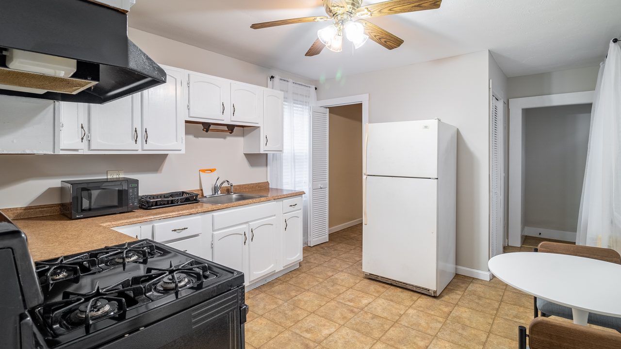 a room in East Somerville photo 6