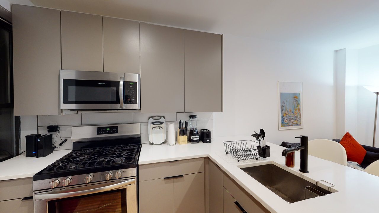 a room in Ridgewood photo 6