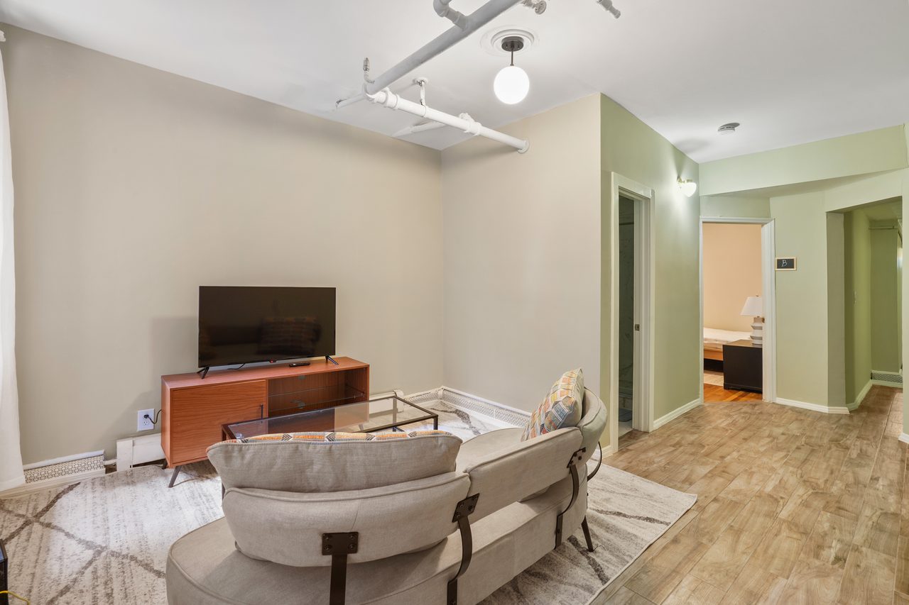 a room in Morningside Heights photo 5