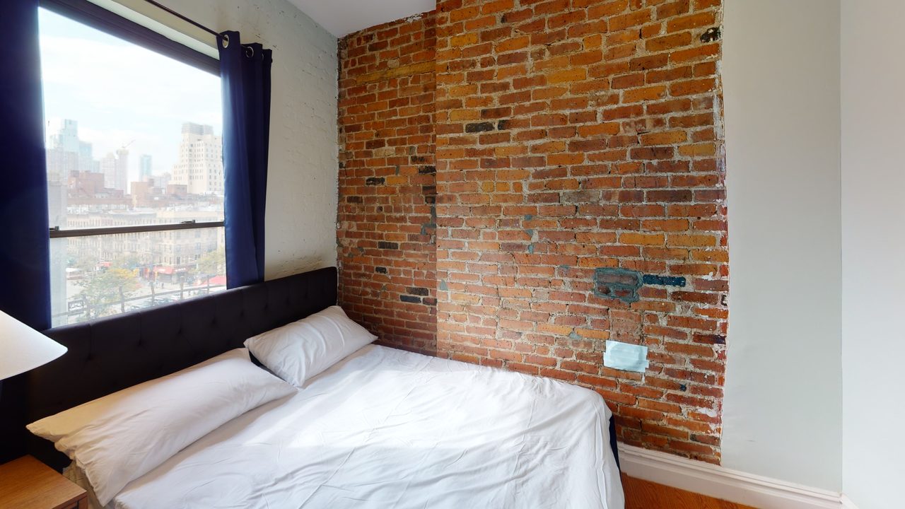 a room in Hell's Kitchen photo 2
