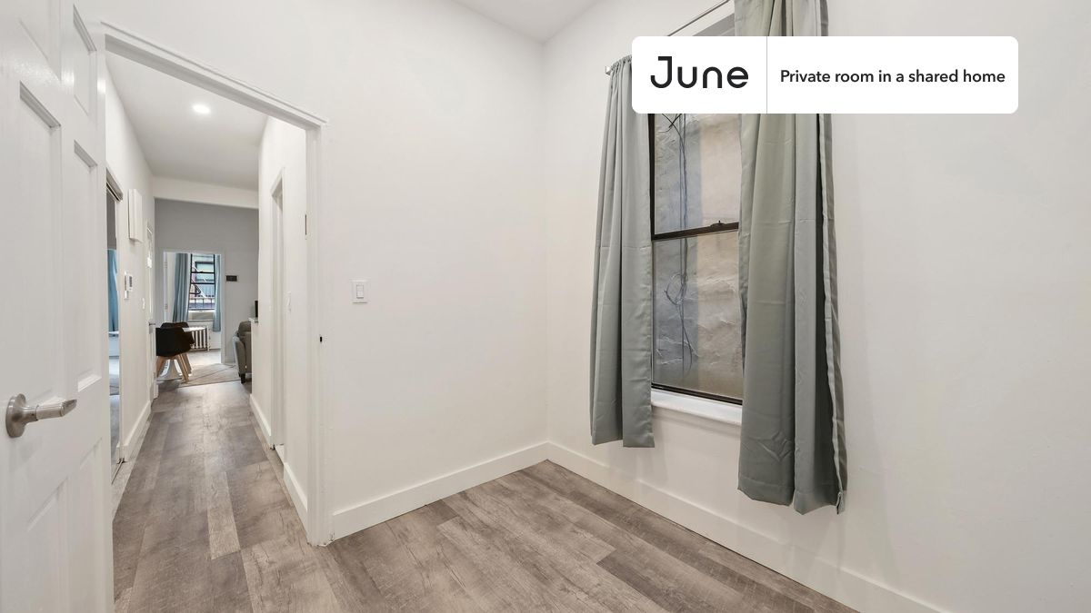 a room in East Village photo 2
