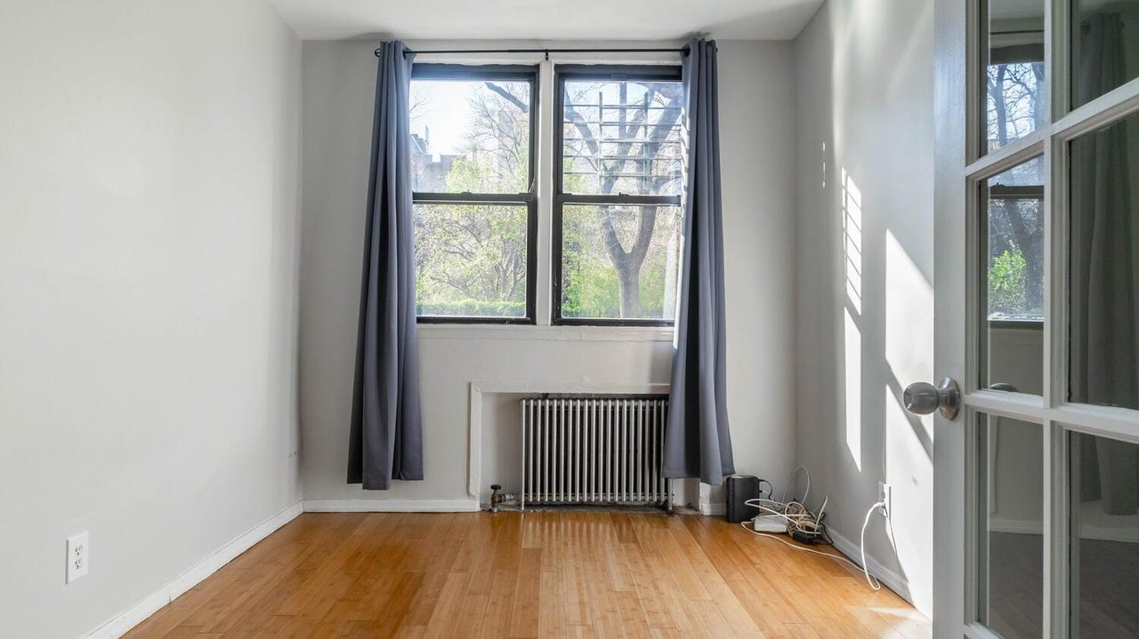 a room in Theater District photo 8