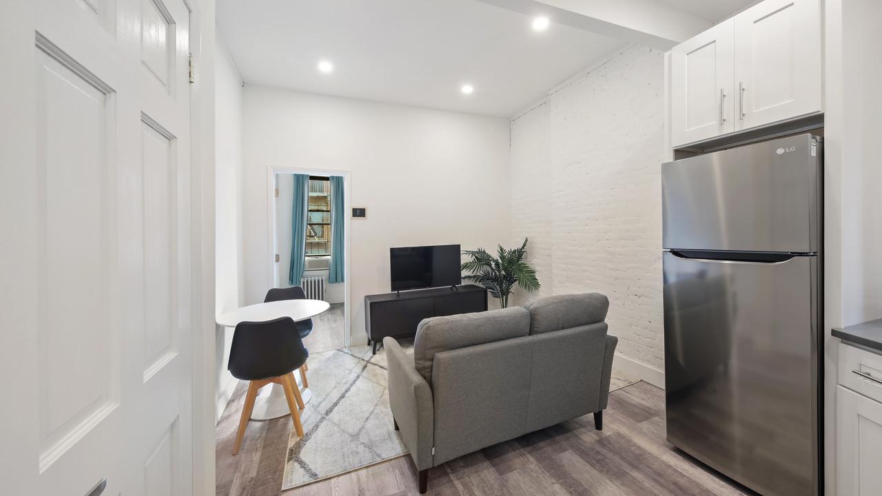 a room in East Village photo 4