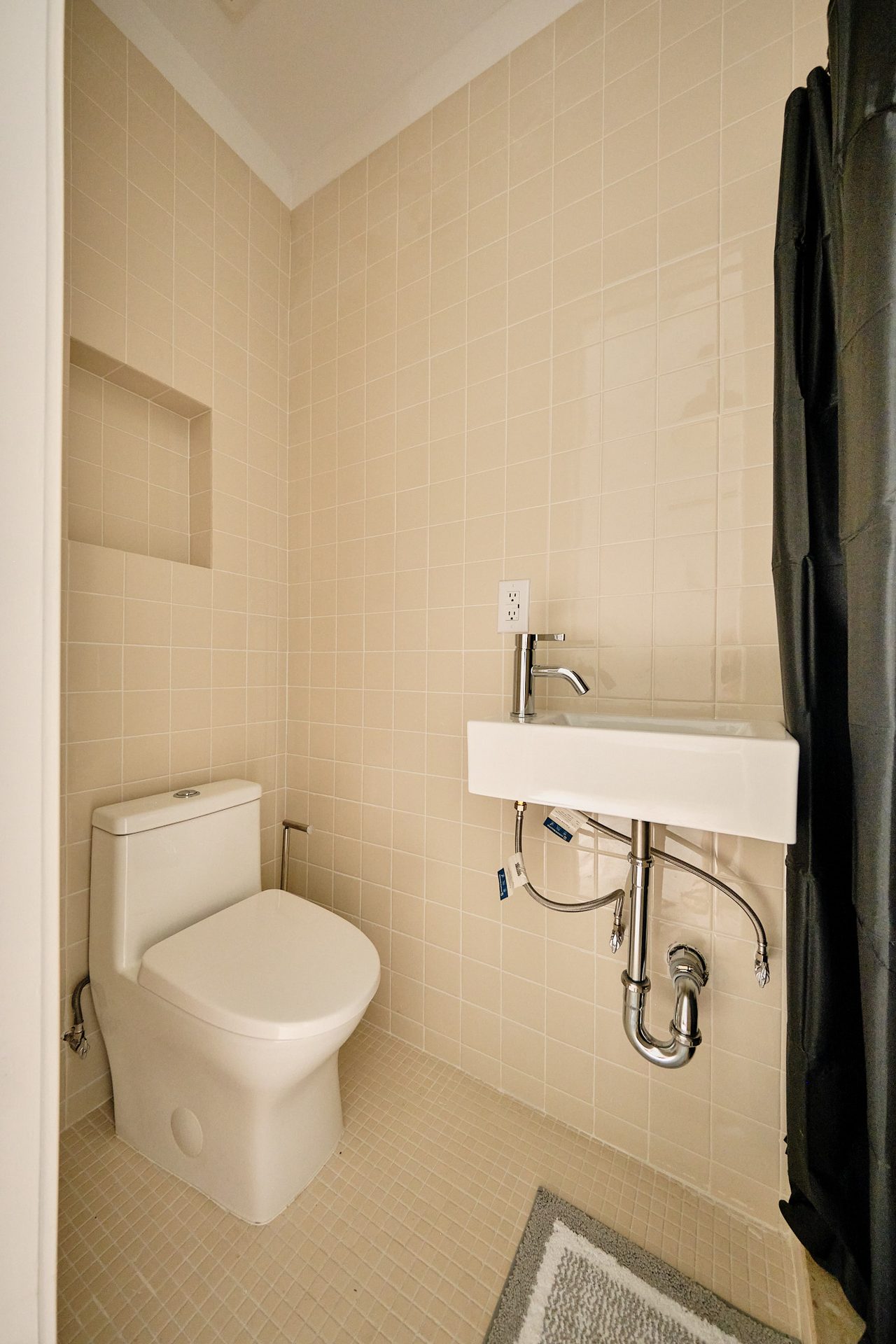 a room in Flatbush photo 5
