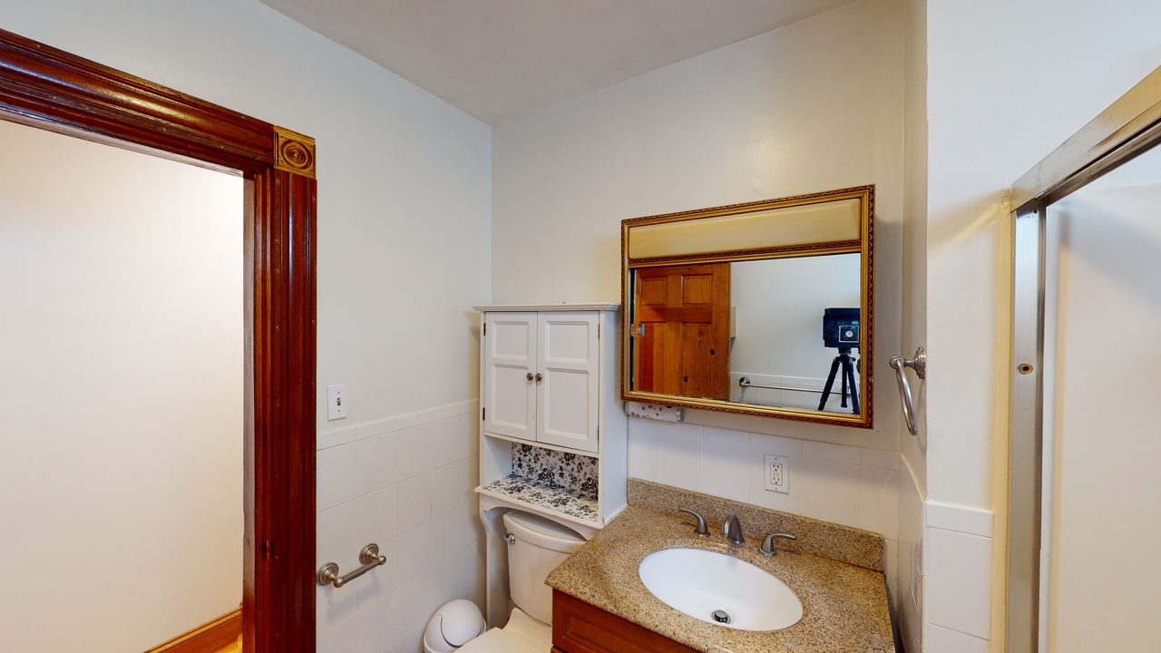 a room in Winter Hill photo 9