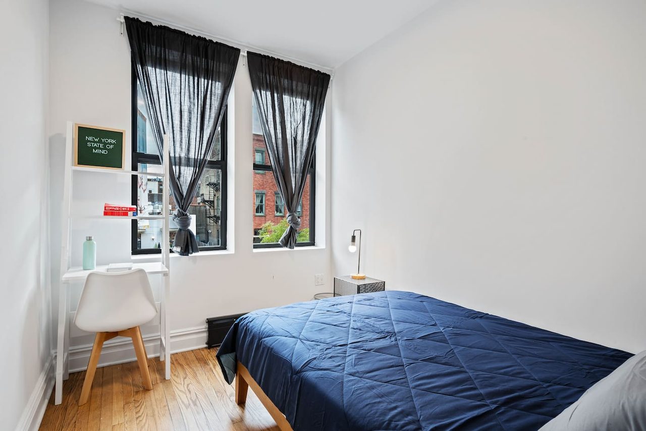 a room in Greenpoint photo 2