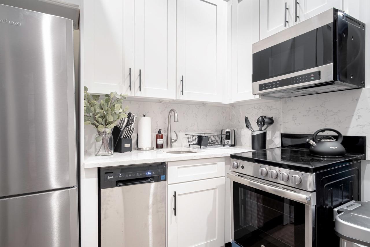 a room in Morningside Heights photo 3
