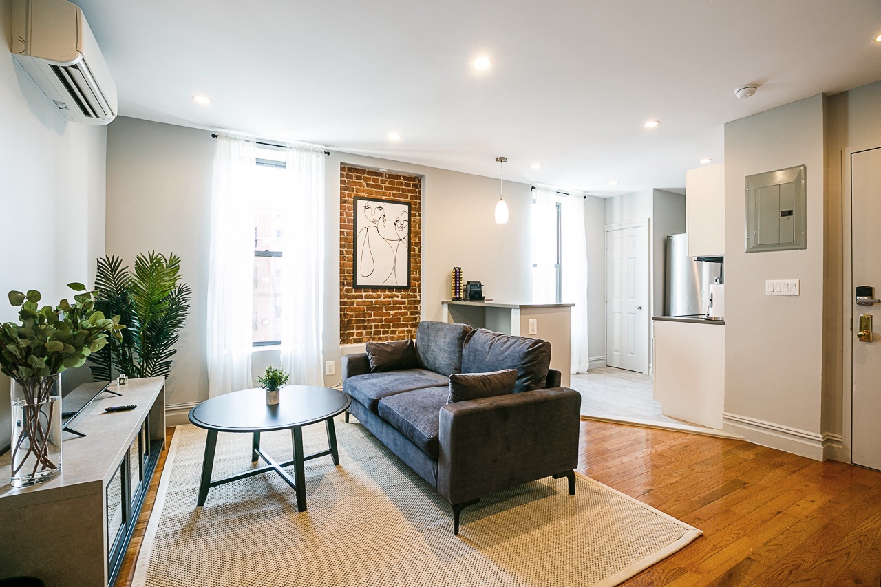 a room in Manhattan Valley photo 3