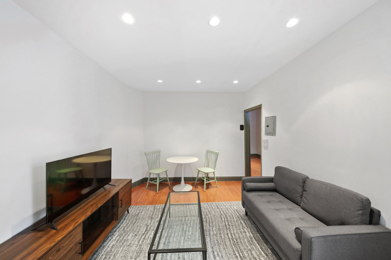 a room in East Harlem photo 3