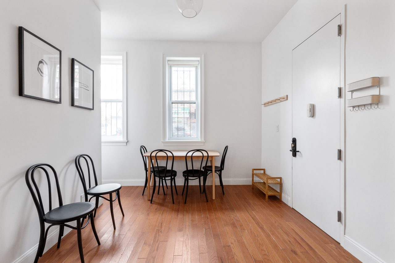 a room in Bedford-Stuyvesant photo 4