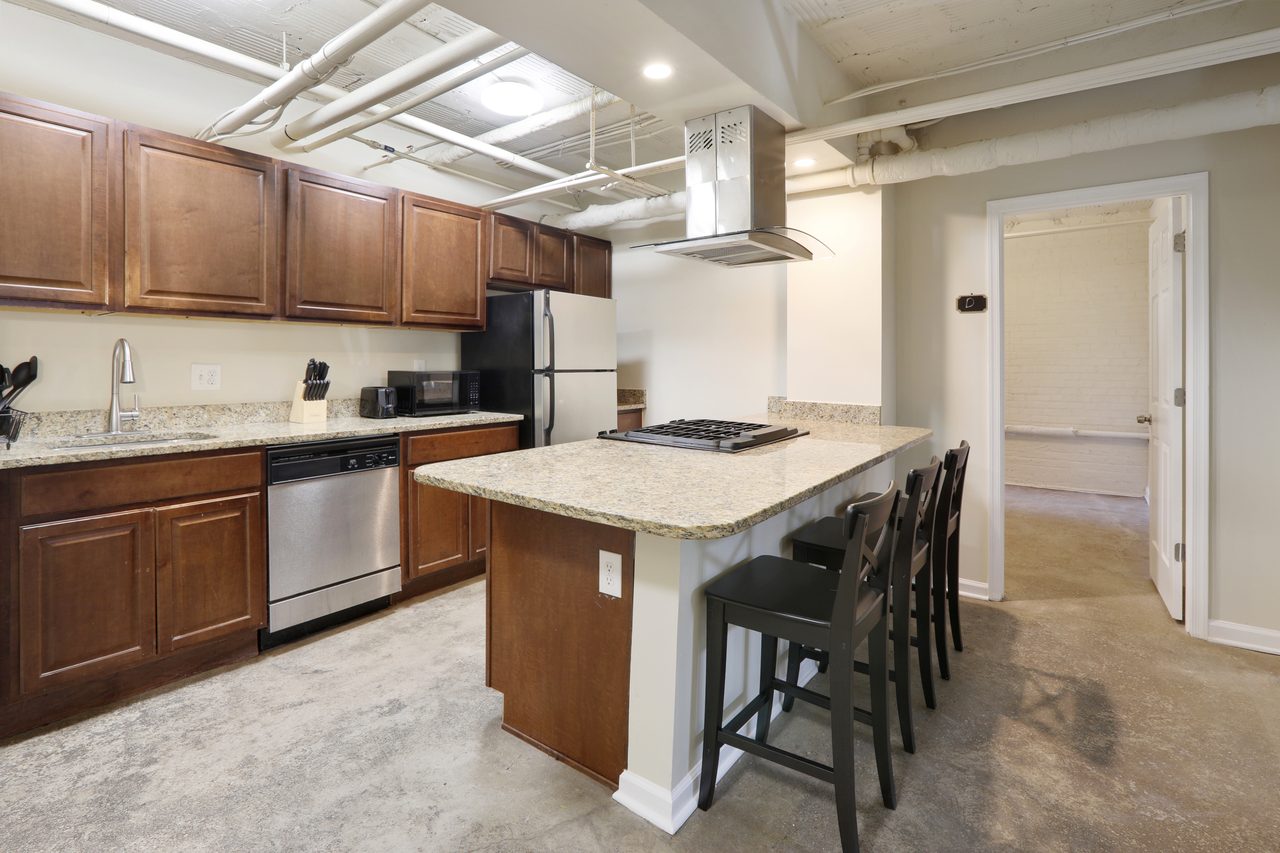 a room in Northwest Washington photo 9