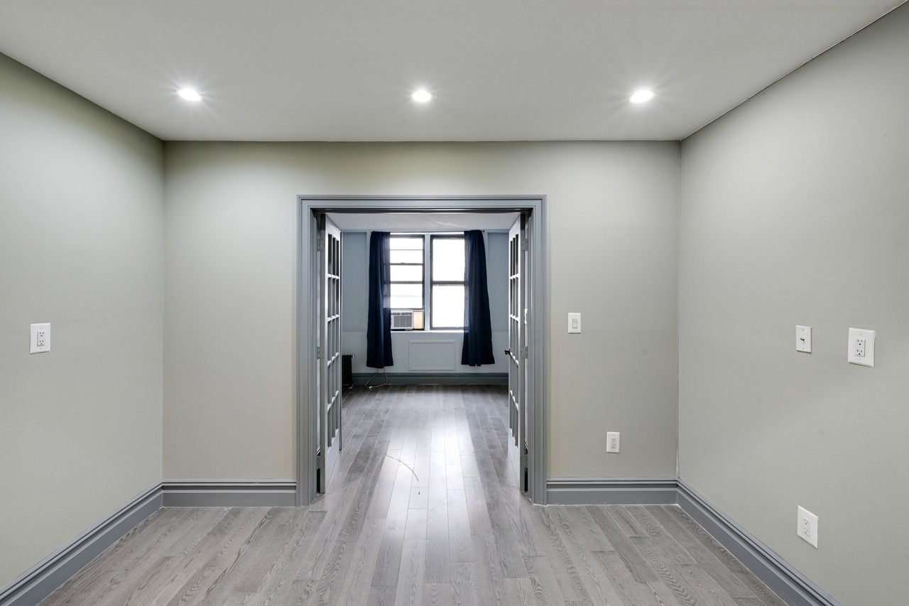 a room in East Village photo 6