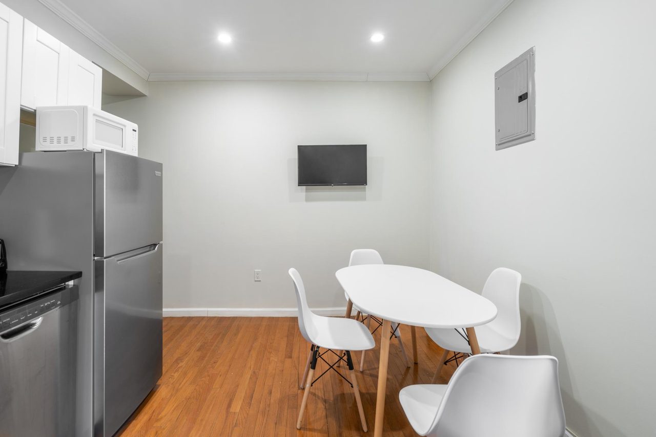 a room in East Village photo 6
