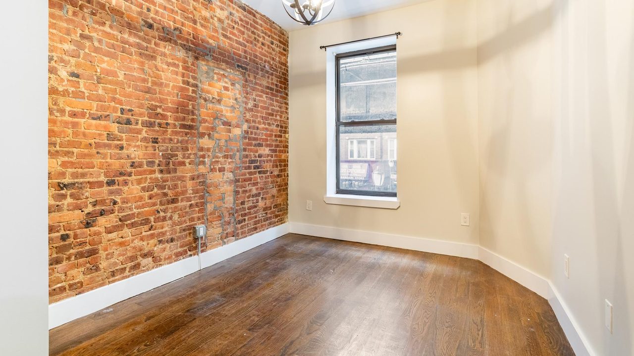 a room in Bushwick photo 4