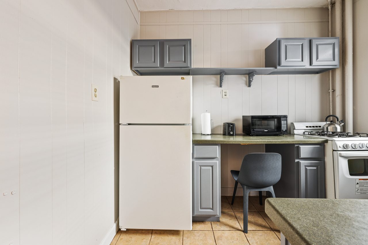 a room in Allston photo 8