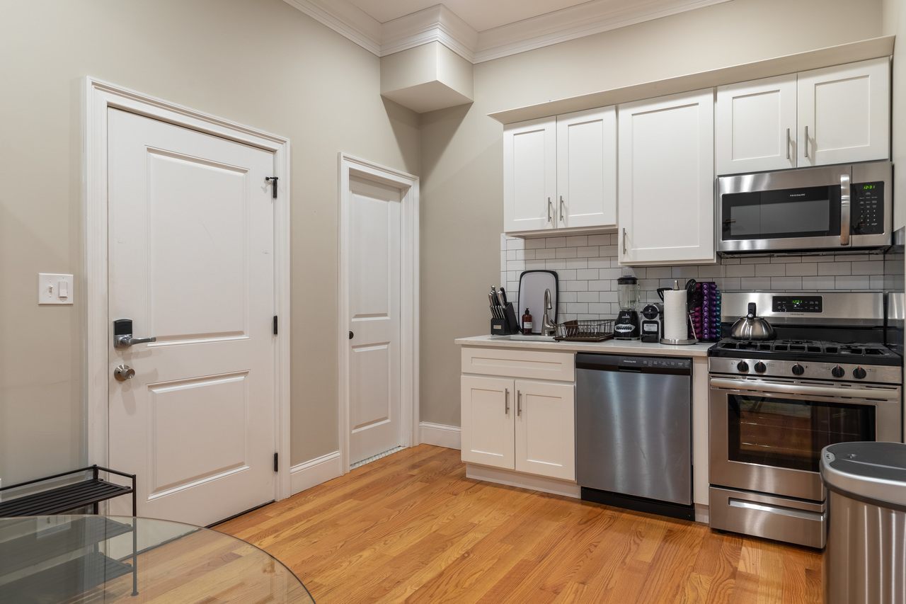 a room in North End photo 8