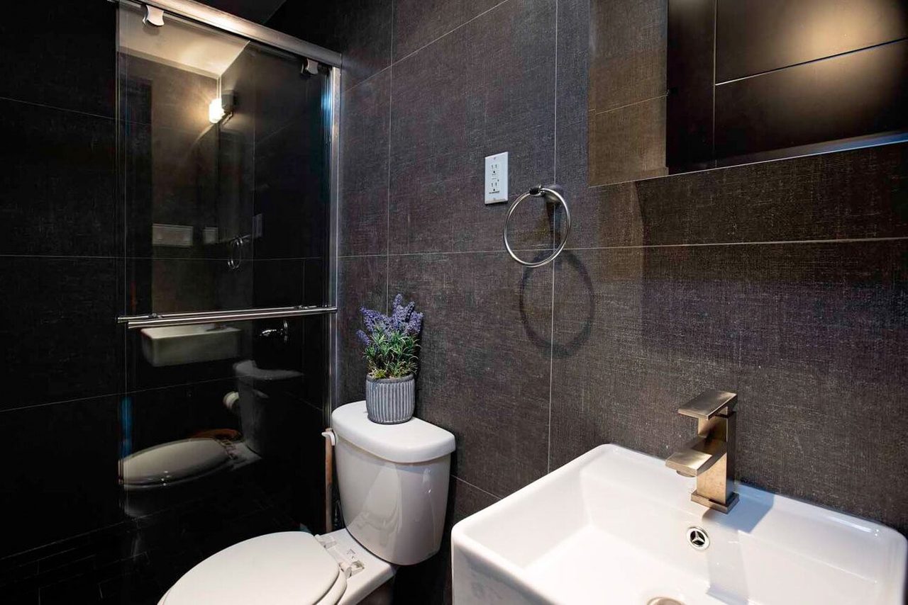 a room in Morningside Heights photo 6