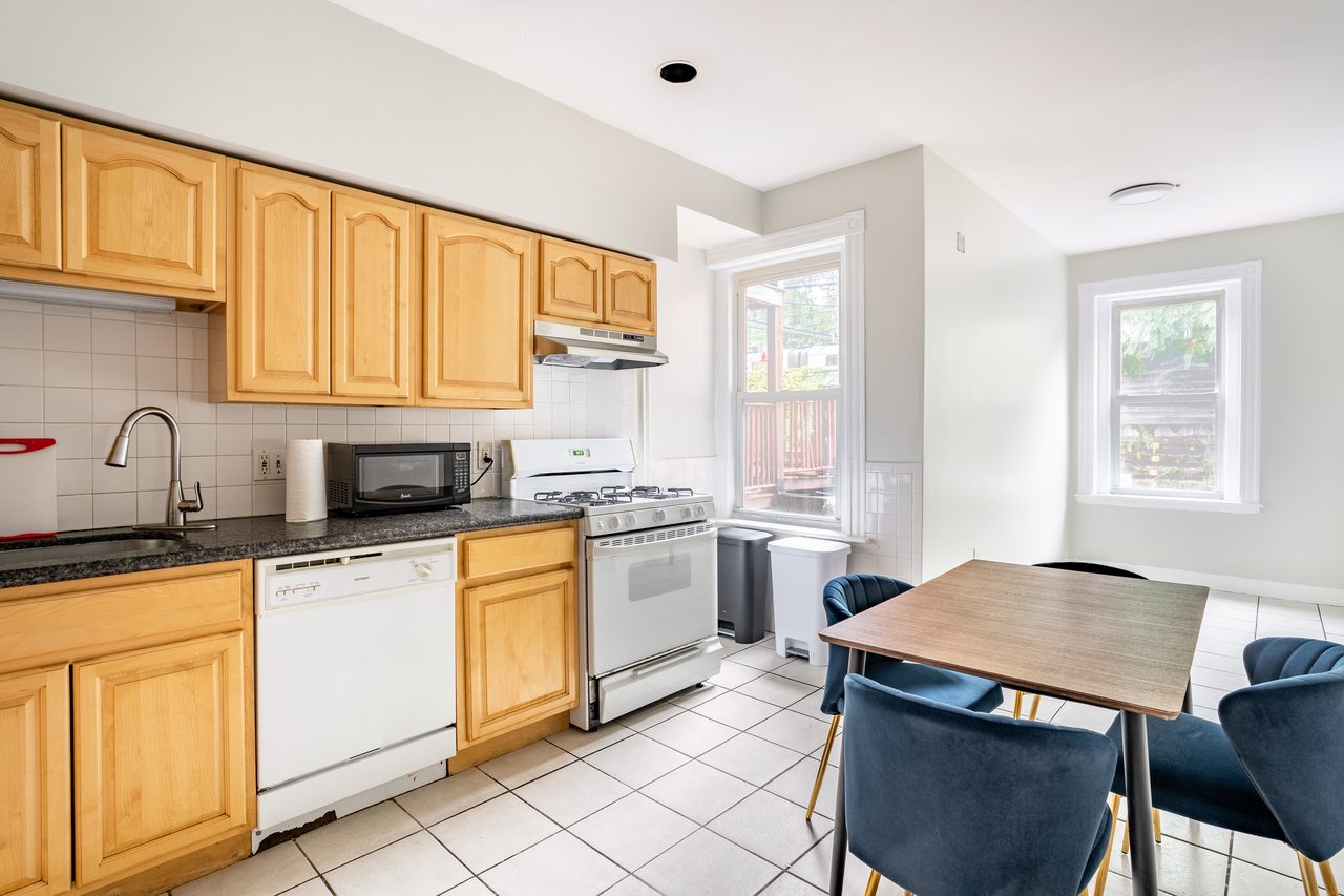 a room in Brookline Village photo 5