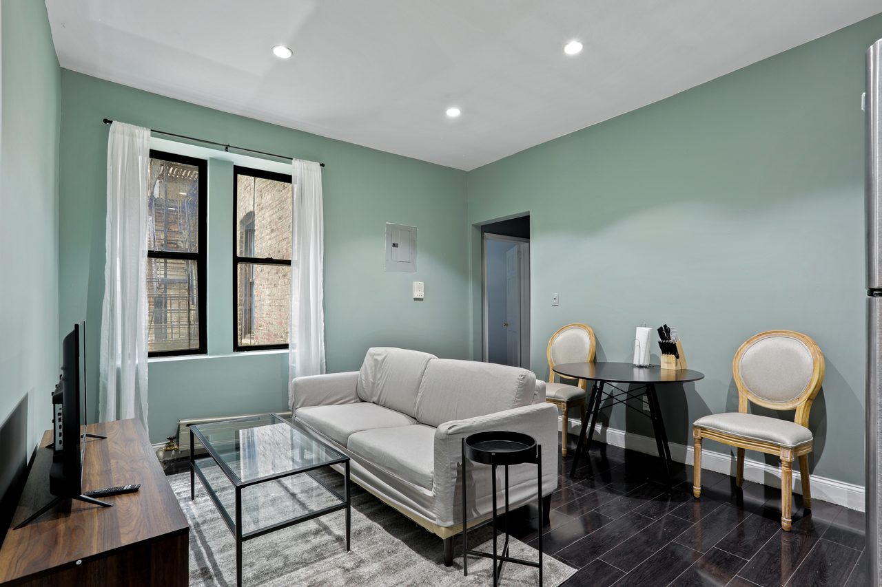 a room in East Harlem photo 5