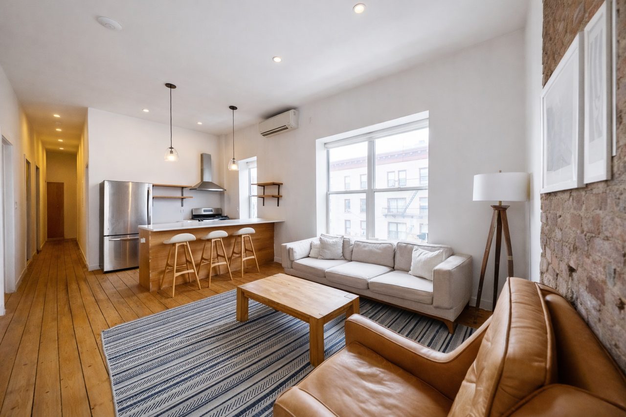 a room in Prospect Lefferts Gardens photo 4