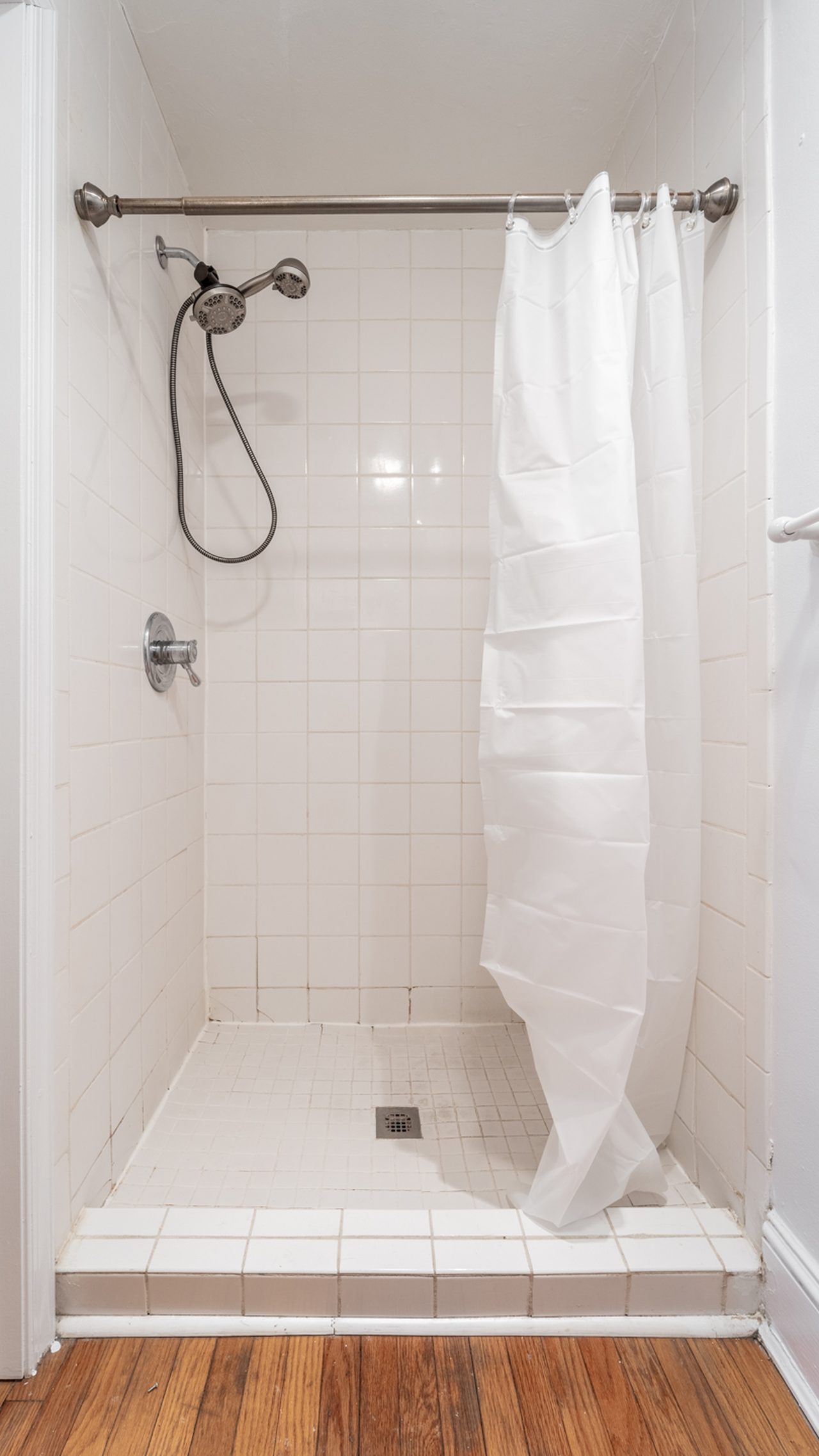 a room in Northwest Washington photo 4