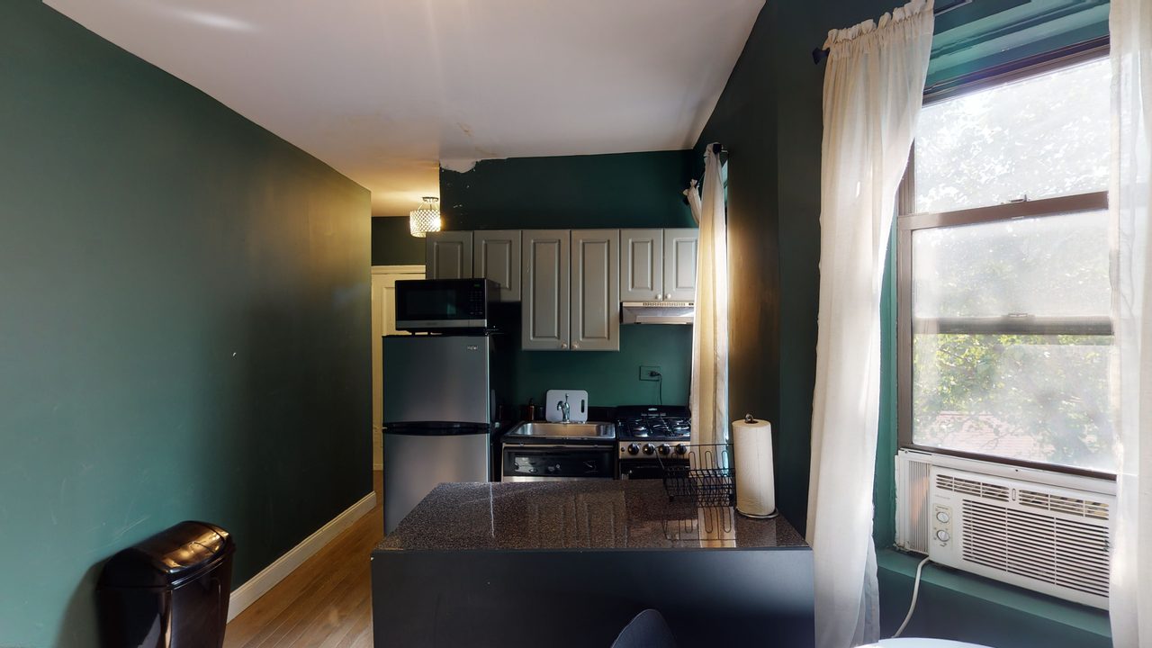 a room in East Village photo 6