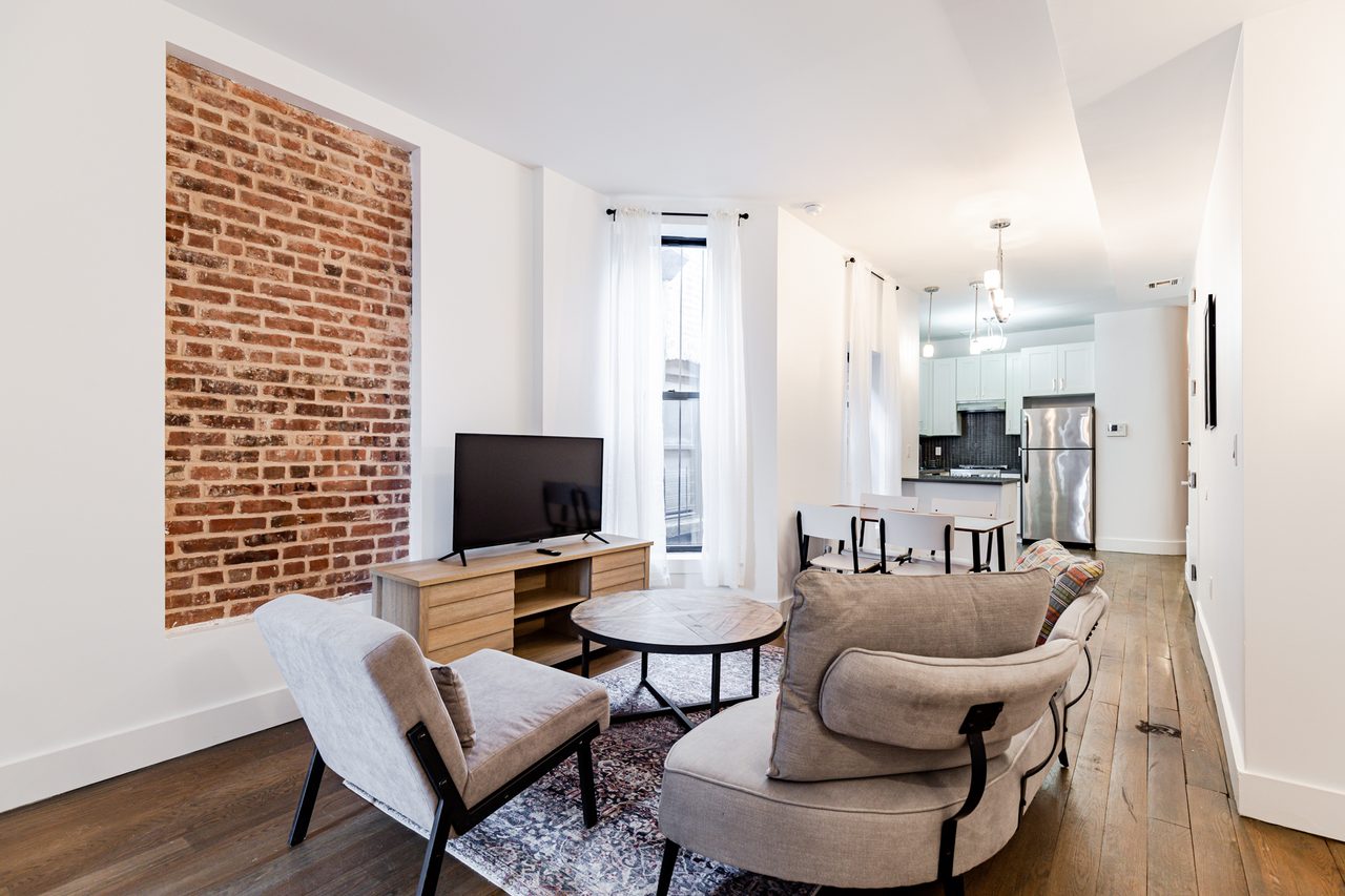 a room in Crown Heights photo 4