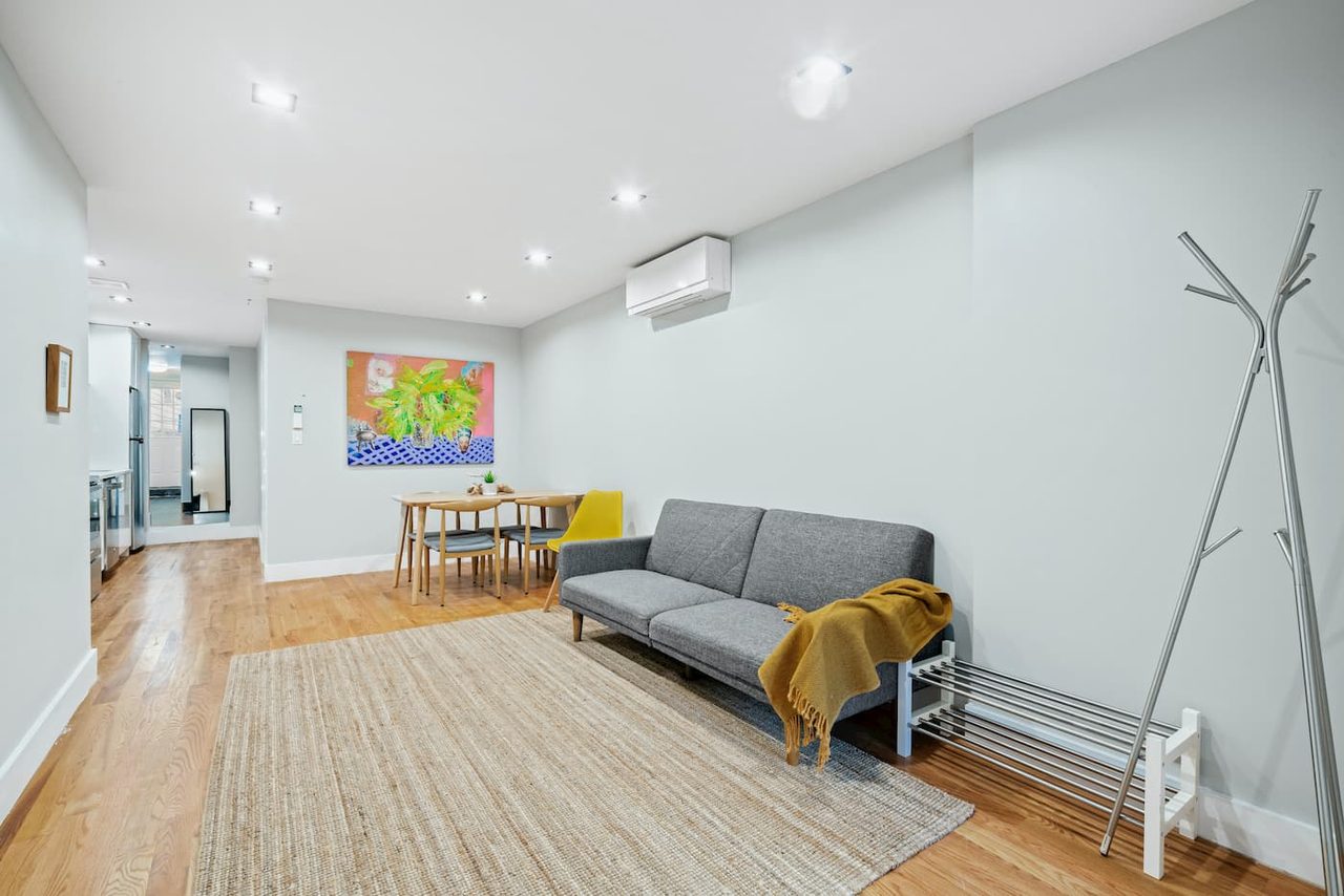 a room in Bedford-Stuyvesant photo 7