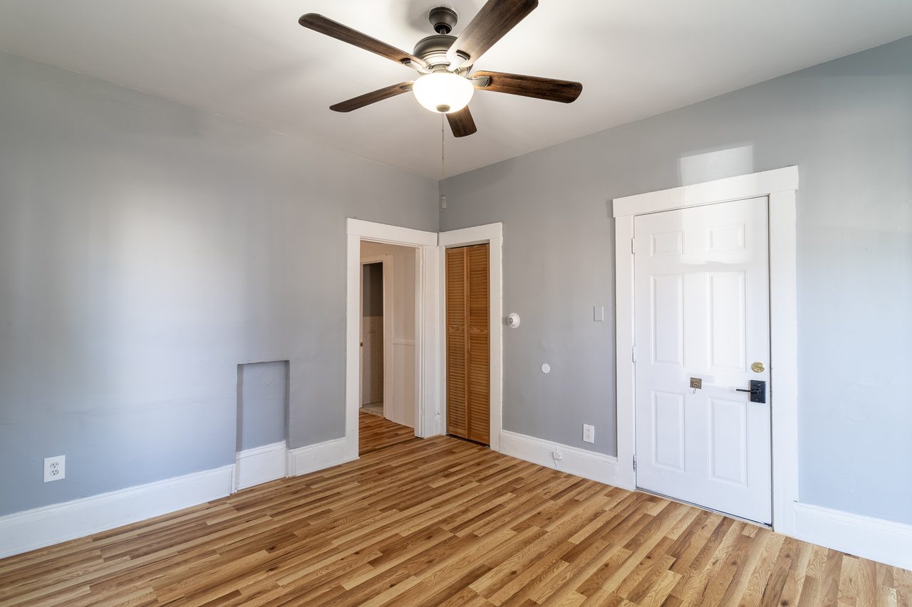 a room in Wellington-Harrington photo 5