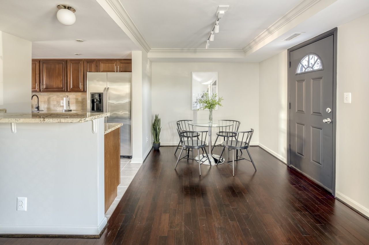 a room in H Street Corridor photo 5
