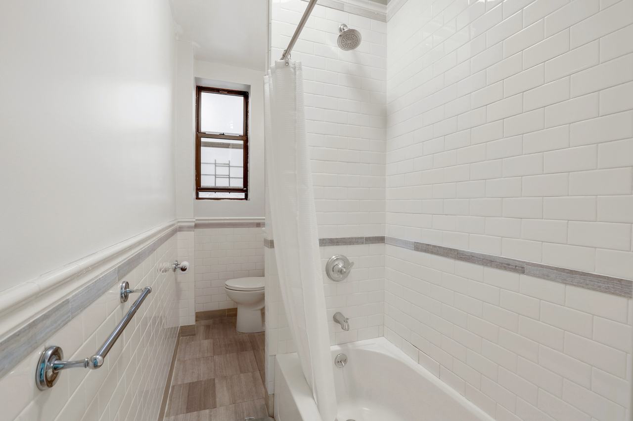 a room in Harlem photo 7