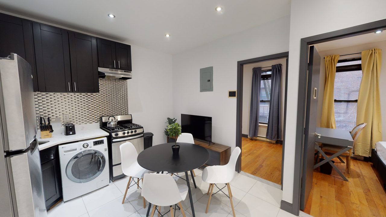 a room in Manhattanville photo 5