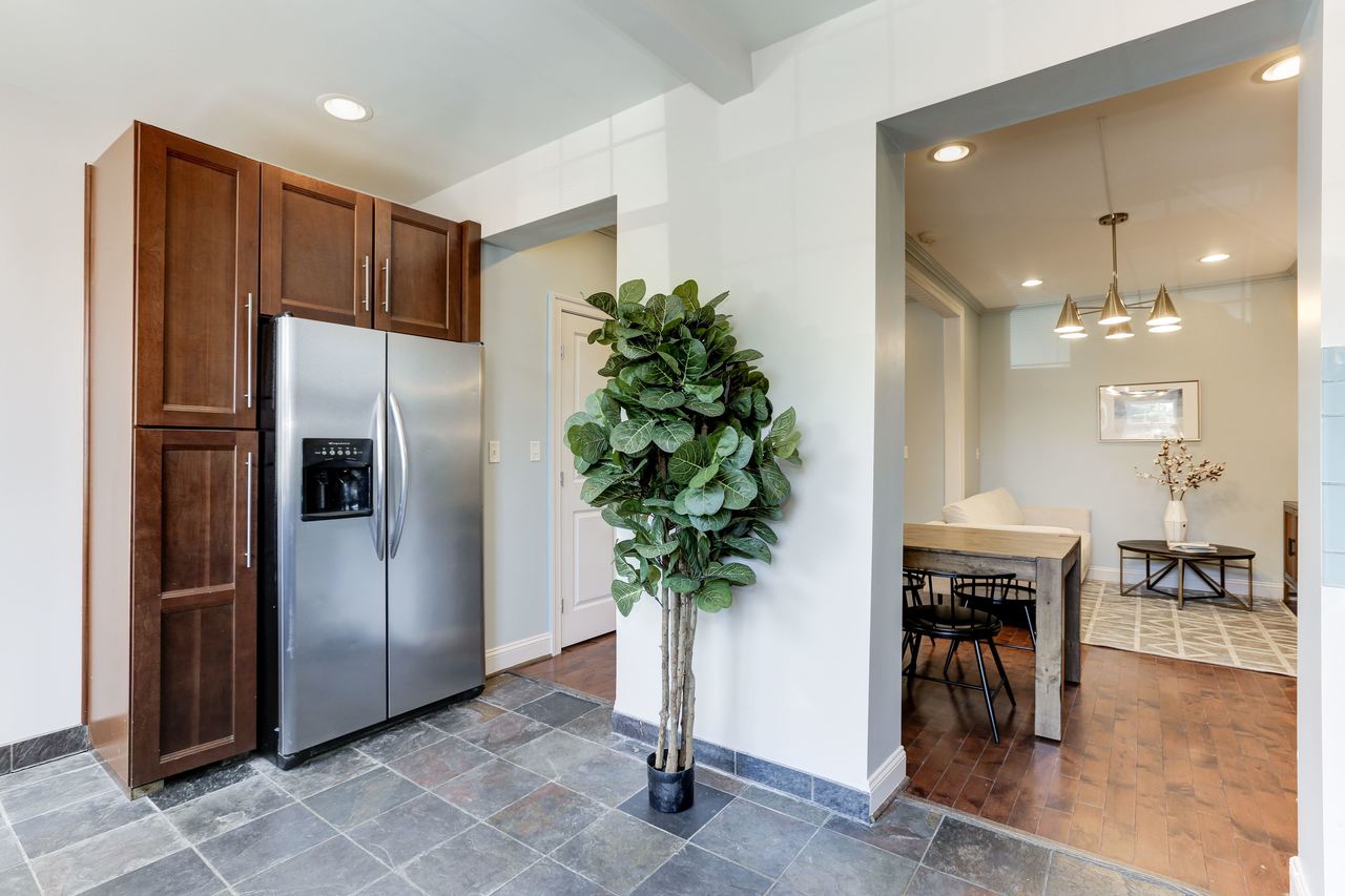 a room in Northeast Washington photo 5