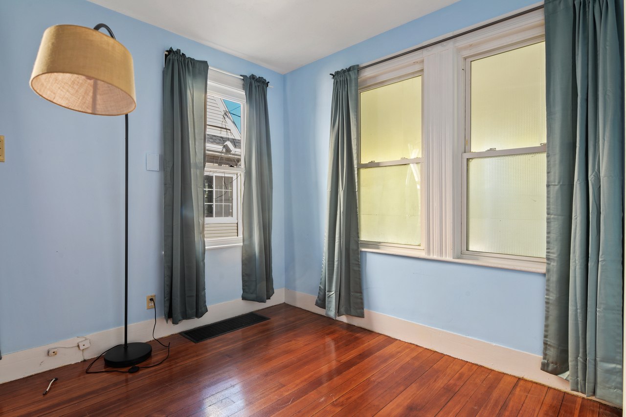 a room in Lower Allston photo 2