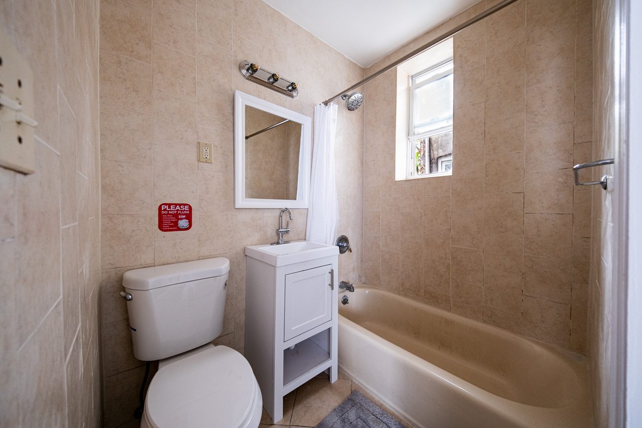 a room in Sunset Park photo 8